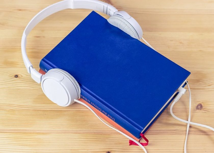 audiobook-g2e4e51dc7_640