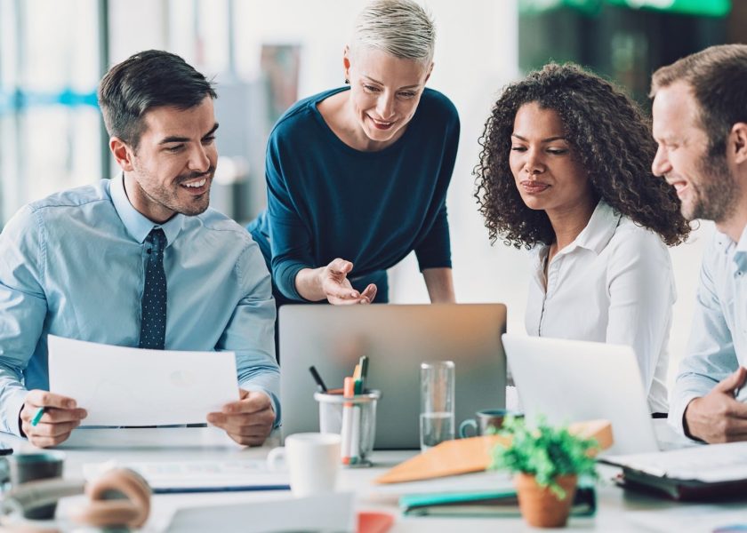 female-manager-leading-a-business-meeting-picture-id1209712970