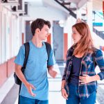 Quelle est la différence entre speak et talk ?