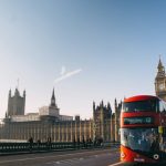 Pourquoi les Anglais roulent à gauche ?