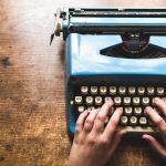 Viaggio nella bellezza delle parole: 5 poesie famose in inglese da imparare