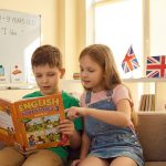 Cómo enseñar inglés a niños: juegos y métodos clave